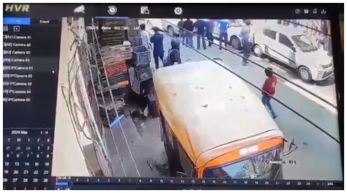 Photo of Punjab News: राम दरबार में दिनदहाड़े युवक पर जानलेवा हमला, गाड़ी को भी किया आग के हवाले