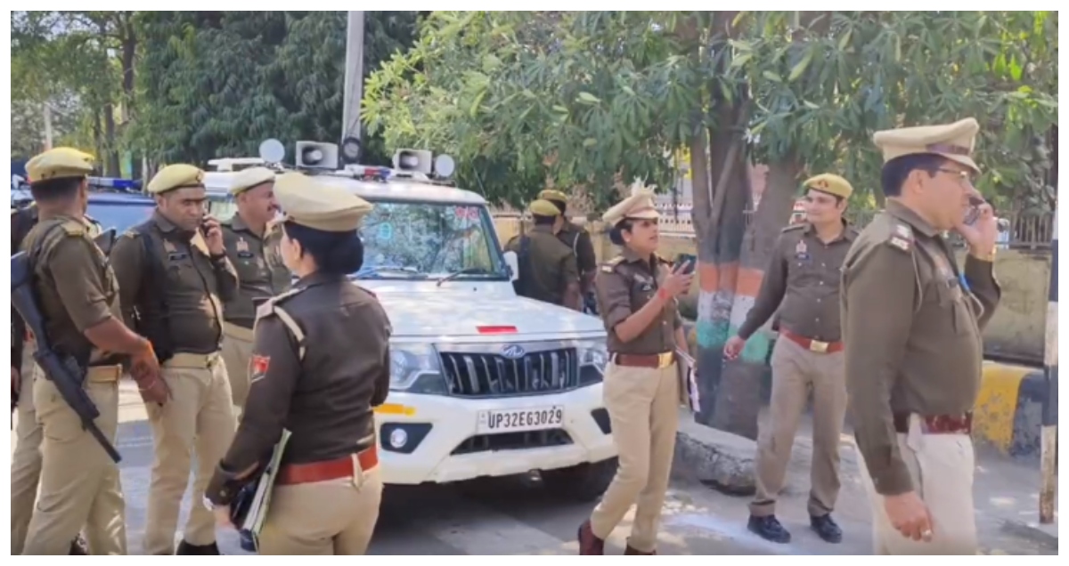Photo of UP News: लोकसभा चुनाव को लेकर संभल पहुंचे ADG बरेली जोन, अफसरों के साथ की बैठक