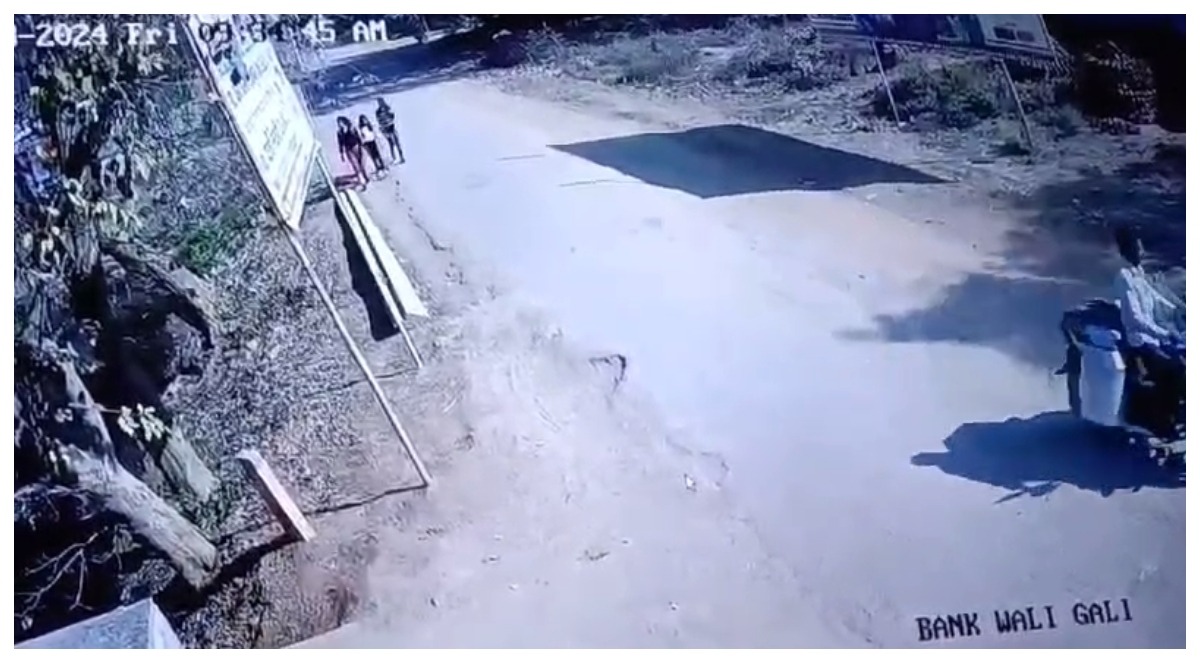Photo of Hamirpur: परिजनों ने किया रील बनाने से माना तो नाबालिग लड़कियों ने छोड़ दिया घर