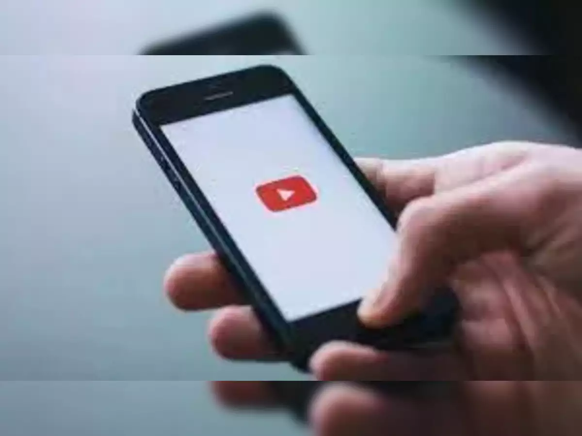 Photo of Social Media: फेसबुक, इंस्टाग्राम के बाद यूट्यूब में भी आई गड़बड़ी की शिकायत
