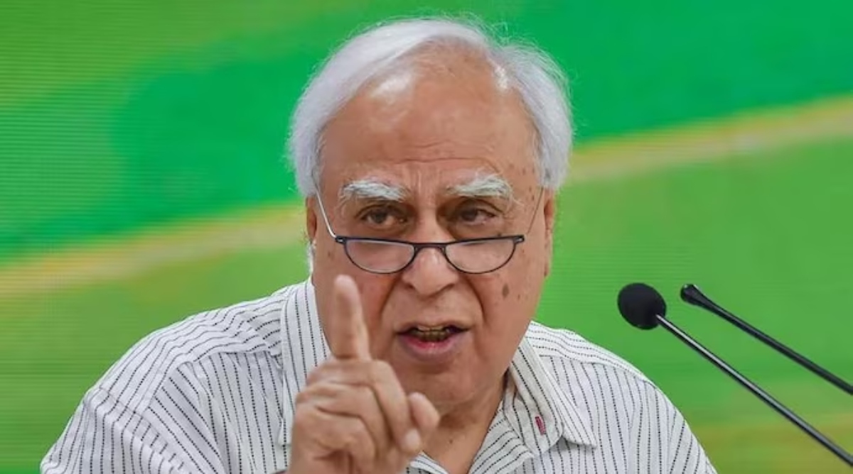 Photo of Electoral Bond: ‘सरकार के इशारों पर काम करता है चुनाव आयोग’ कपिल सिब्बल ने साधा निशाना