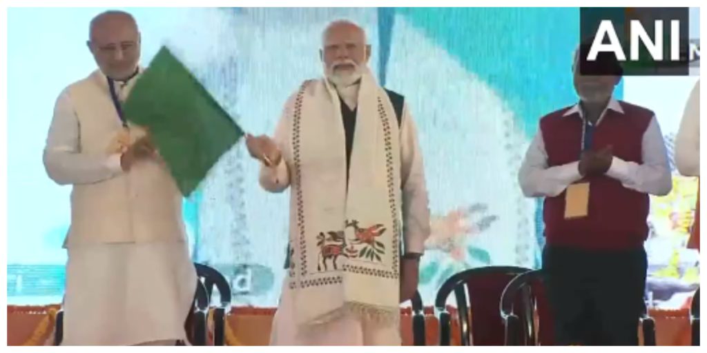 pm modi addresses a public rally in jharkhand
