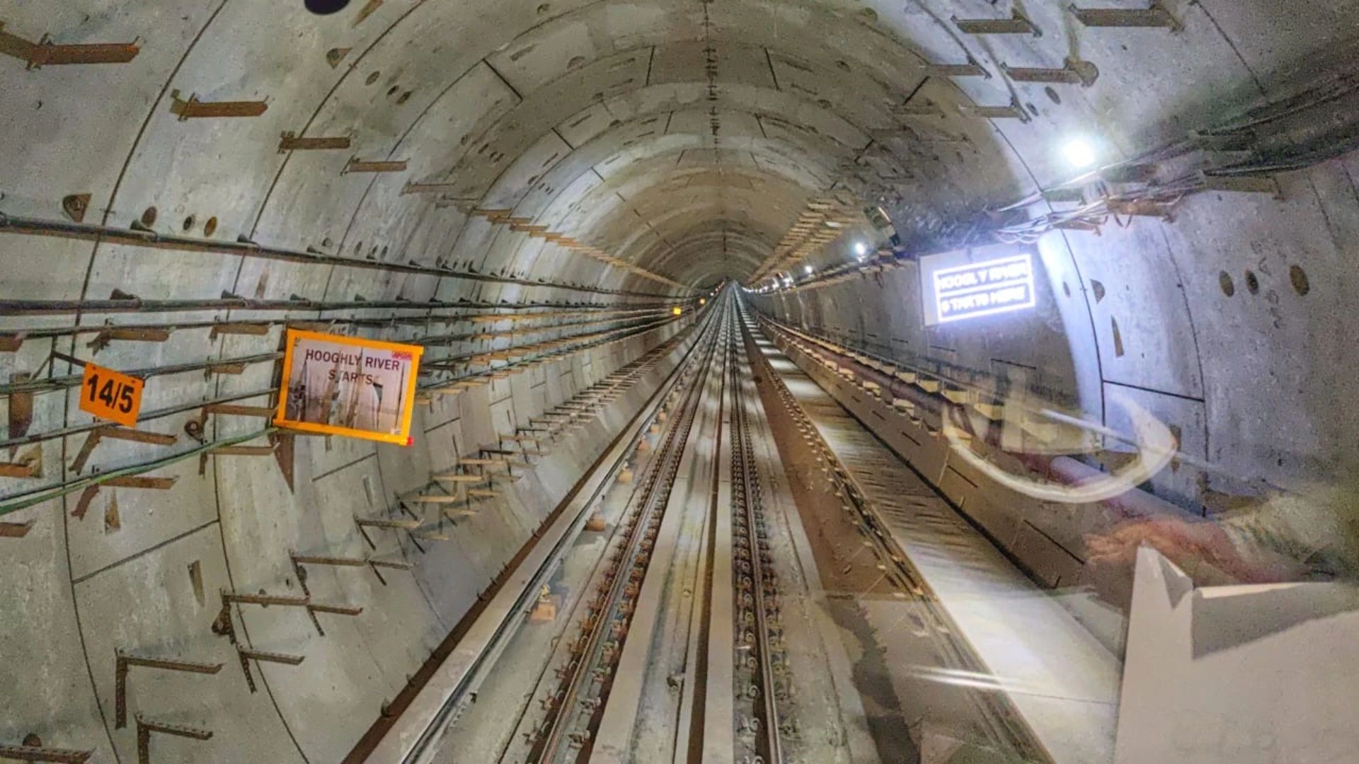 Photo of India First Underwater Metro: पीएम मोदी आज करेंगे देश की पहली अंडरवाटर मेट्रो का उद्घाटन