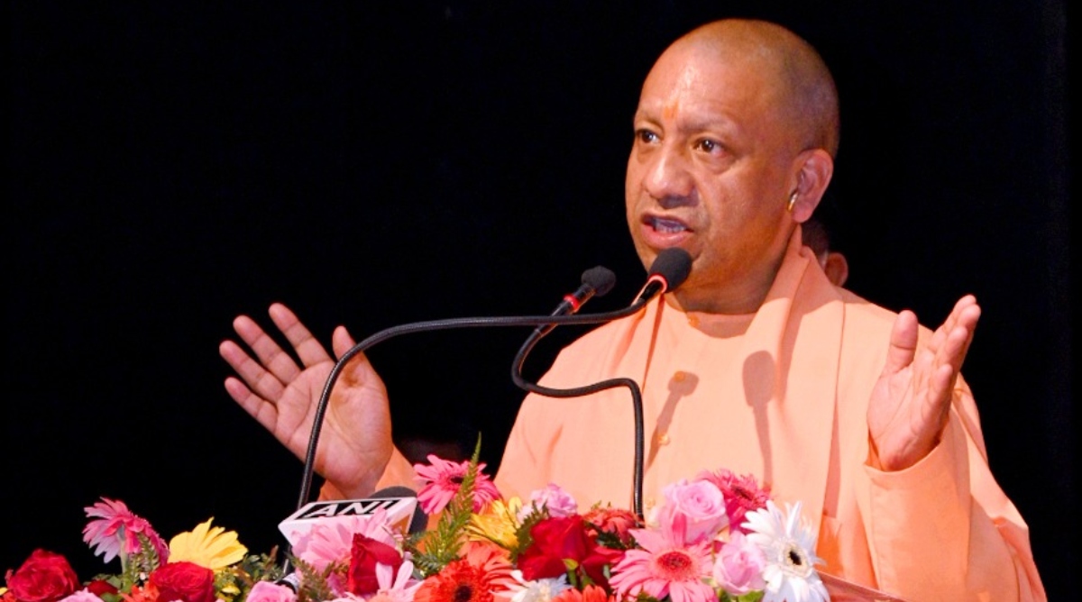 Photo of Agra: CM Yogi ने आगरा के सूरसदन में प्रबुद्धजनों को किया संबोधित, बोले- तुष्टीकरण बनाम राष्ट्रवाद, भ्रष्टाचार बनाम जीरो टॉलरेंस के बीच है मुकाबला