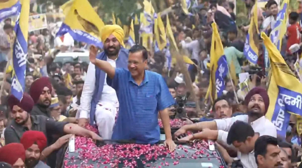 Photo of Arvind Kejriwal: CM केजरीवाल ने दिल्ली के महरौली में किया रोड शो, पंजाब के CM भगवंत मान भी रहे मौजूद