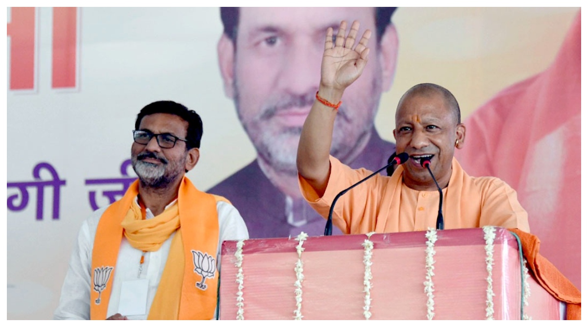 Photo of CM योगी ने बांदा में जनसभा को किया संबोधित, बाेले पाक की तरफदारी करने वाले भारत पर बोझ न बनें