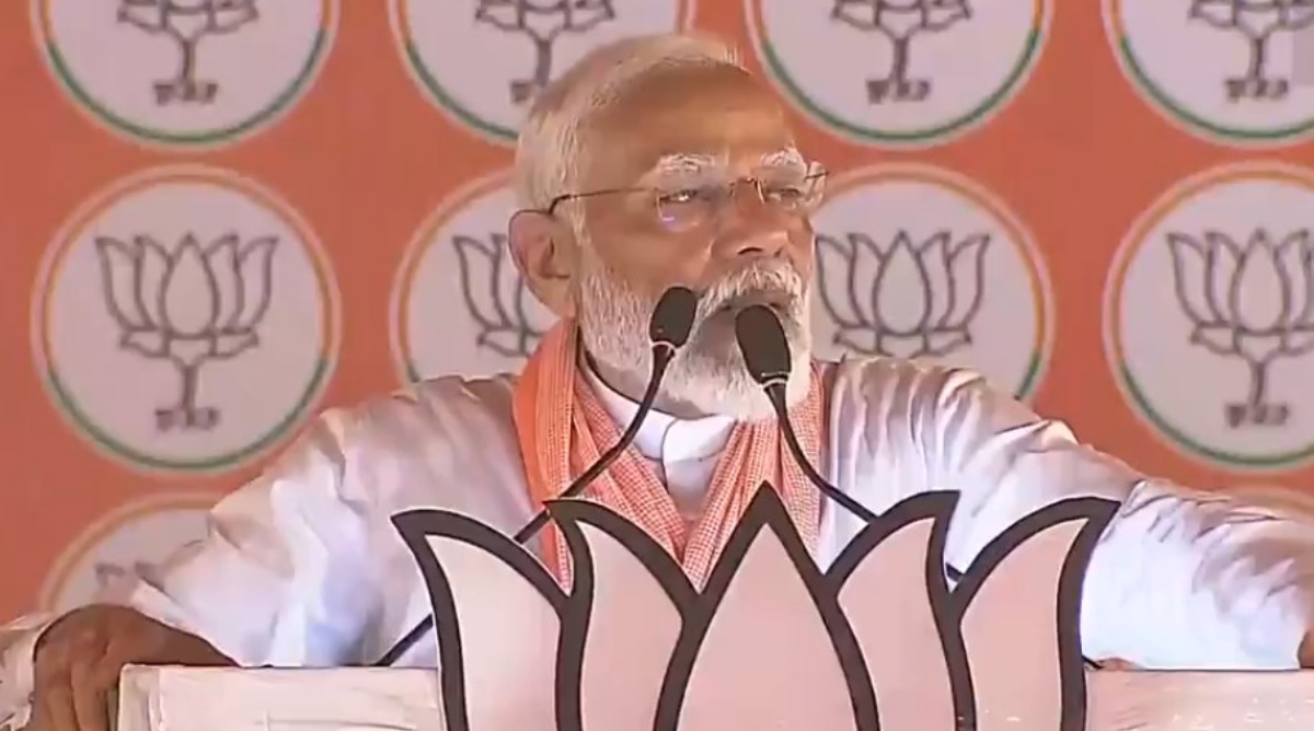 Photo of पीएम मोदी ने कहा… सपा-कांग्रेस से रहें सावधान, ये फिर से पाकिस्तान के पास गुलाब लेकर जाएंगे…