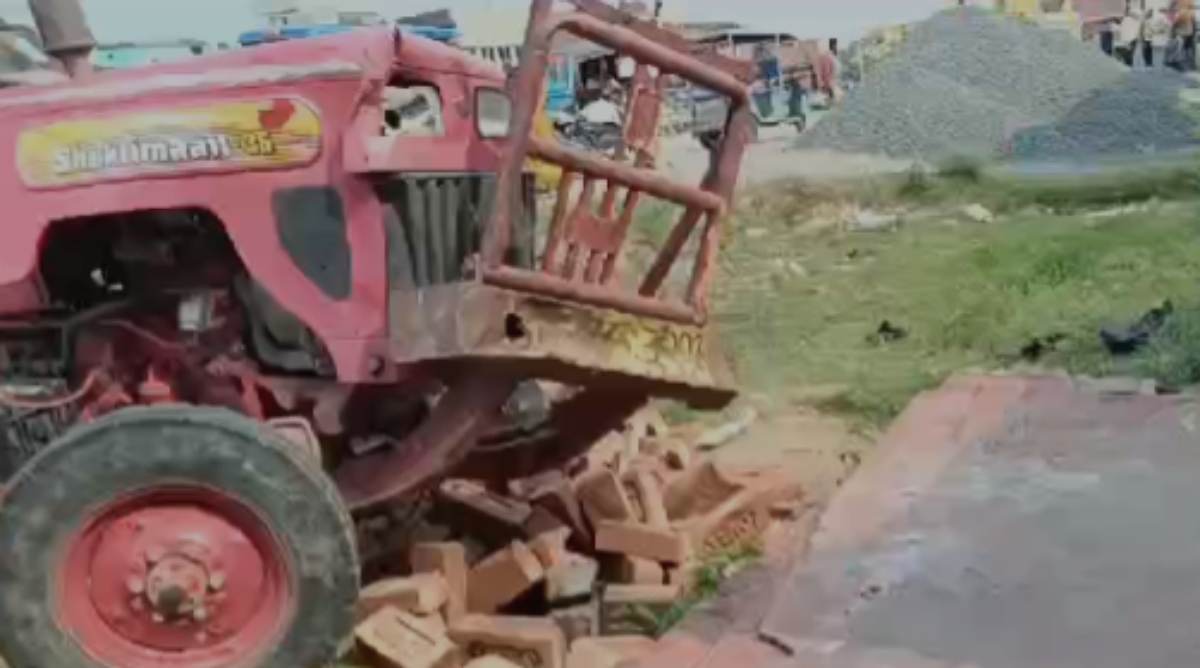 Photo of बिहार के नवादा में सड़क हादसा, तीन लोगों की मौत
