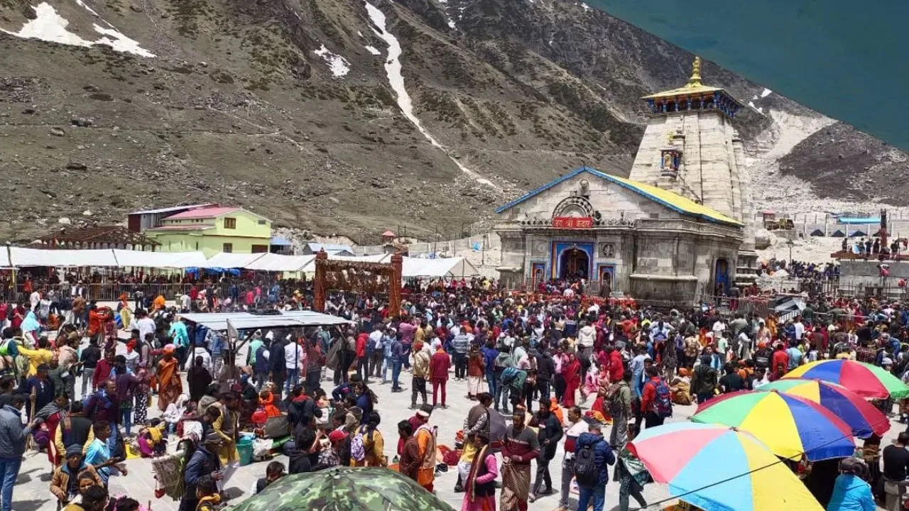 Photo of Uttarakhand: स्वास्थ्य विभाग श्रद्धालुओं की स्क्रिनिंग कर रहा…चारधाम यात्रा पर स्वास्थ्य सचिव ने दी जानकारी