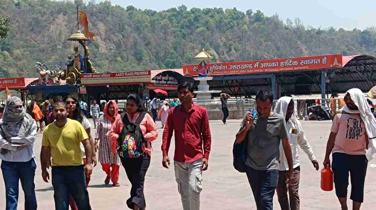 Photo of Uttarakhand: उत्तराखंड में गर्मी का चढ़ रहा पारा…स्वास्थ्य सचिव ने जारी किए दिशा निर्देश