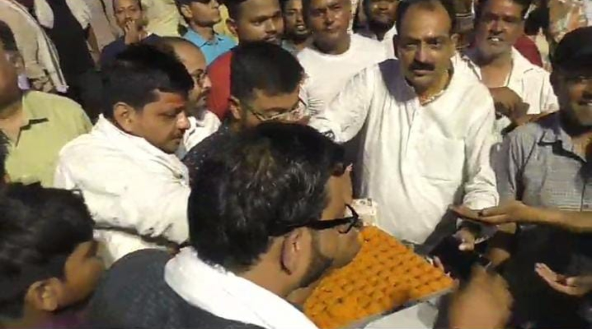 Photo of Aligarh: PM मोदी के तीसरी बार प्रधानमंत्री बनने की खुशी में भाजपा कार्यकर्ताओं ने मनाया जश्न, बांटी मिठाई