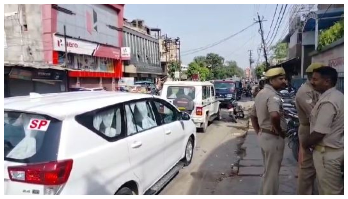 Photo of Farrukhabad: अवैध खनन की सूचना पर पहुंचा सिपाही… खनन माफिया ने चढ़ाया ट्रैक्टर… सिपाही की हुई मौत..