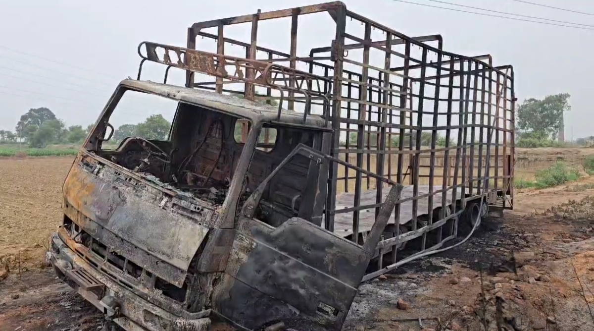 Photo of विद्युत लाइन की चपेट में आकर कैंटर में लगी आग, चालक की मौत, तीन झुलसे