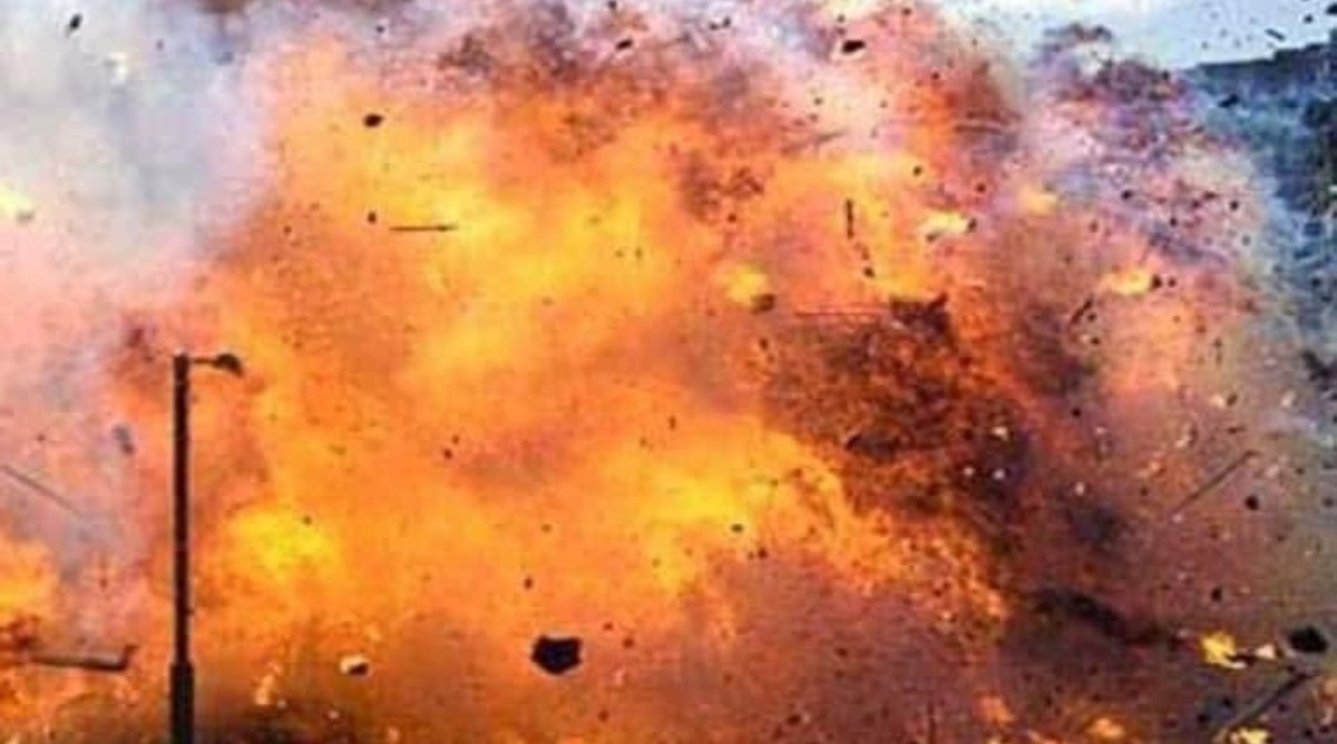 Photo of जम्मू-कश्मीर :  सोपोर इलाके में धमाका, चार लोगों की मौत