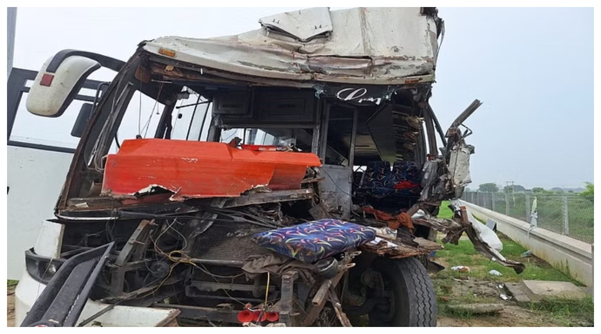 Photo of Hathras Accident: हाथरस में कंटेनर से टकराई बस, 2 लोगों की दर्दनाक मौत, 16 घायल