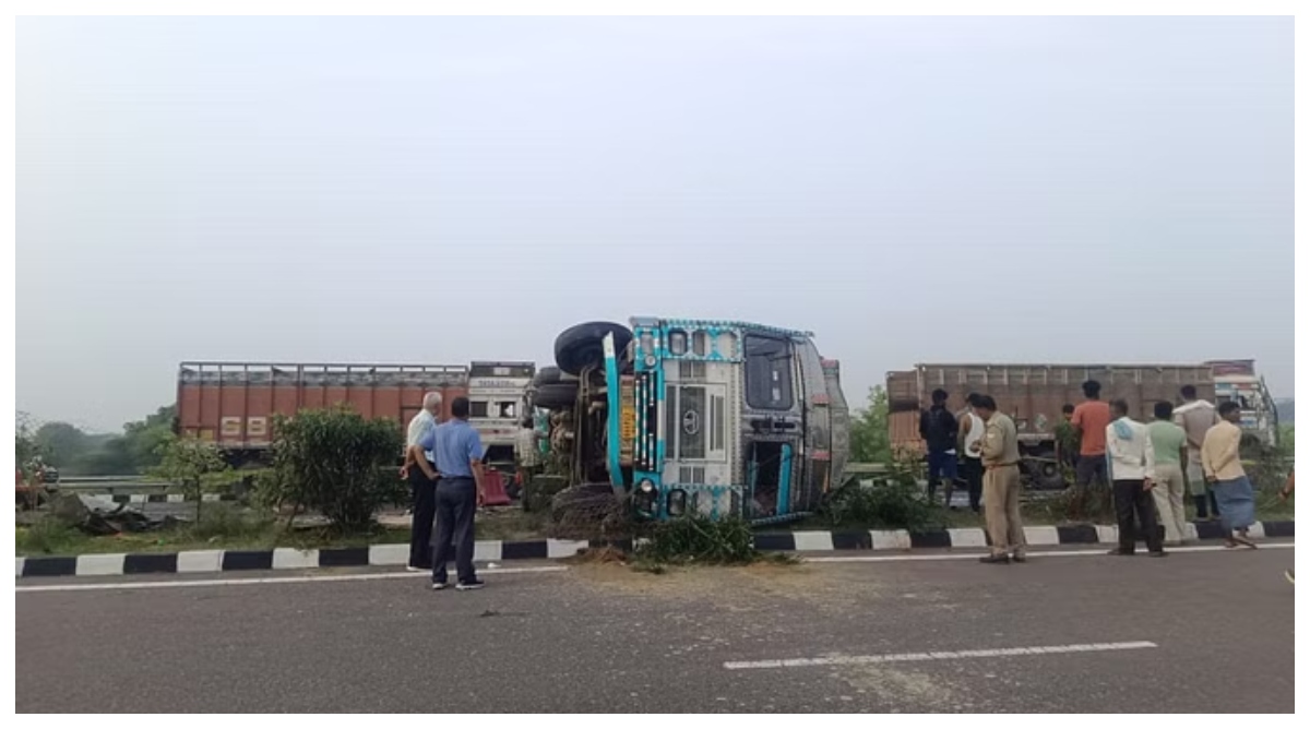 Photo of Unnao Accident: एक्सप्रेसवे पर स्लीपर बस की टैंकर से भिड़ंत, 18 की मौत, CM योगी ने लिया संज्ञान