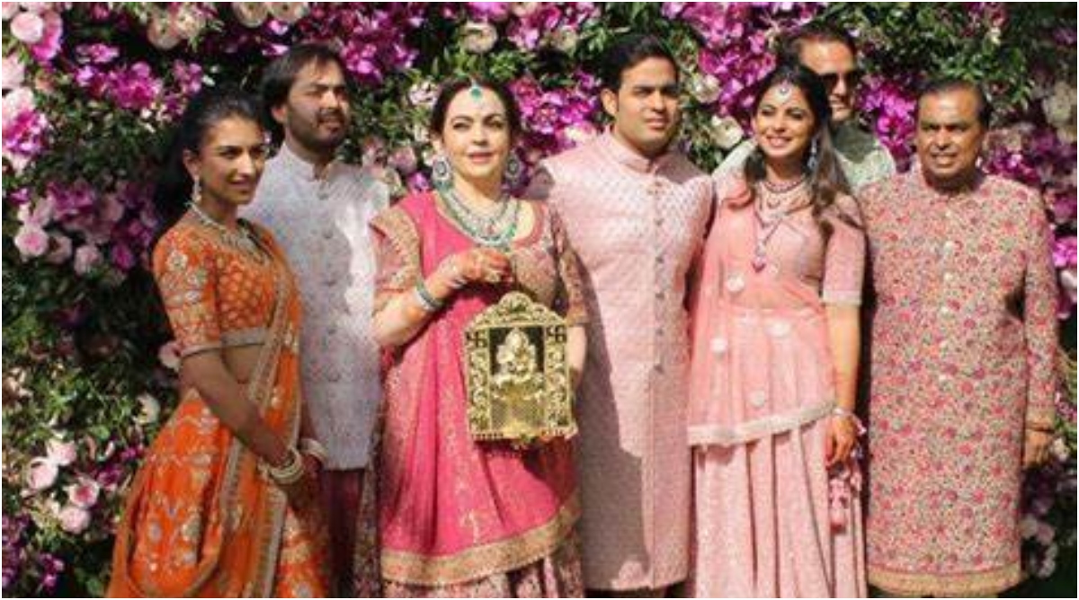 Photo of Anant-Radhika Wedding: अंबानी परिवार में गूंजी शहनाई, अनंत-राधिका बंधे परिणय सूत्र में
