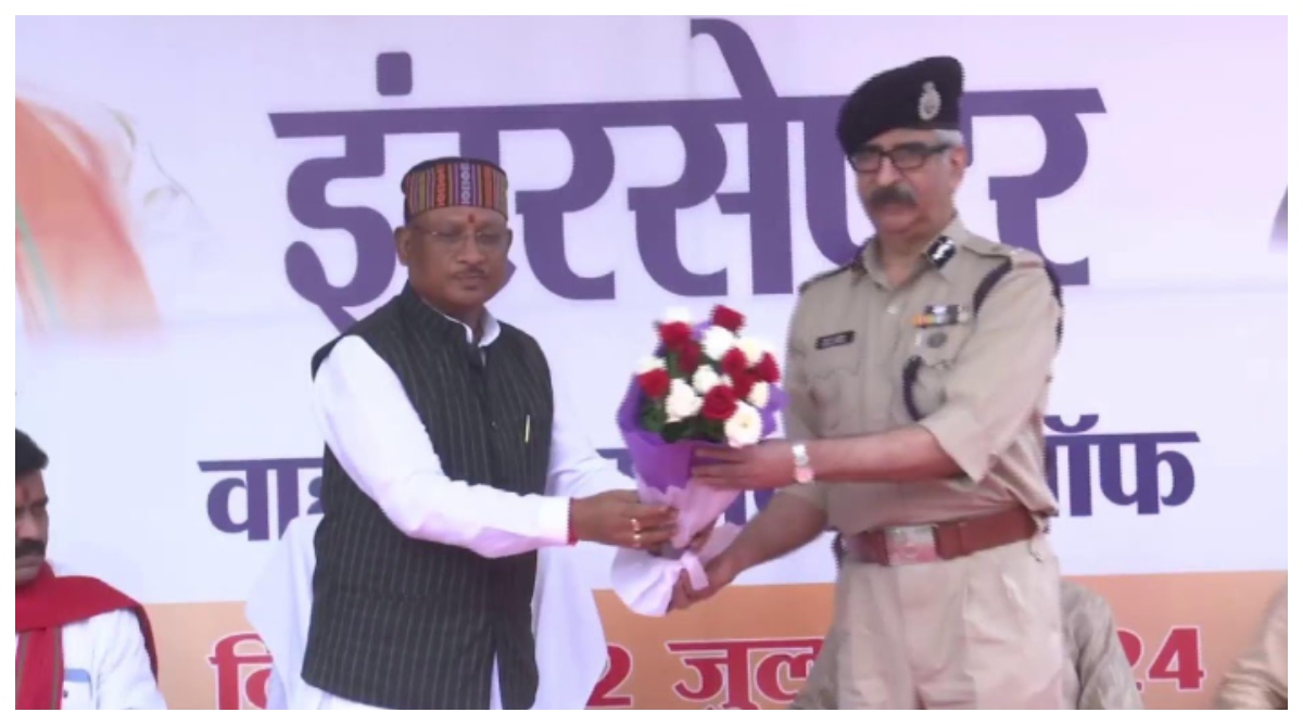 Photo of Chhattisgarh : सीएम विष्णु देव साय ने 15 नवीन इंटरसेप्टर वाहनों को दिखाई हरी झंडी