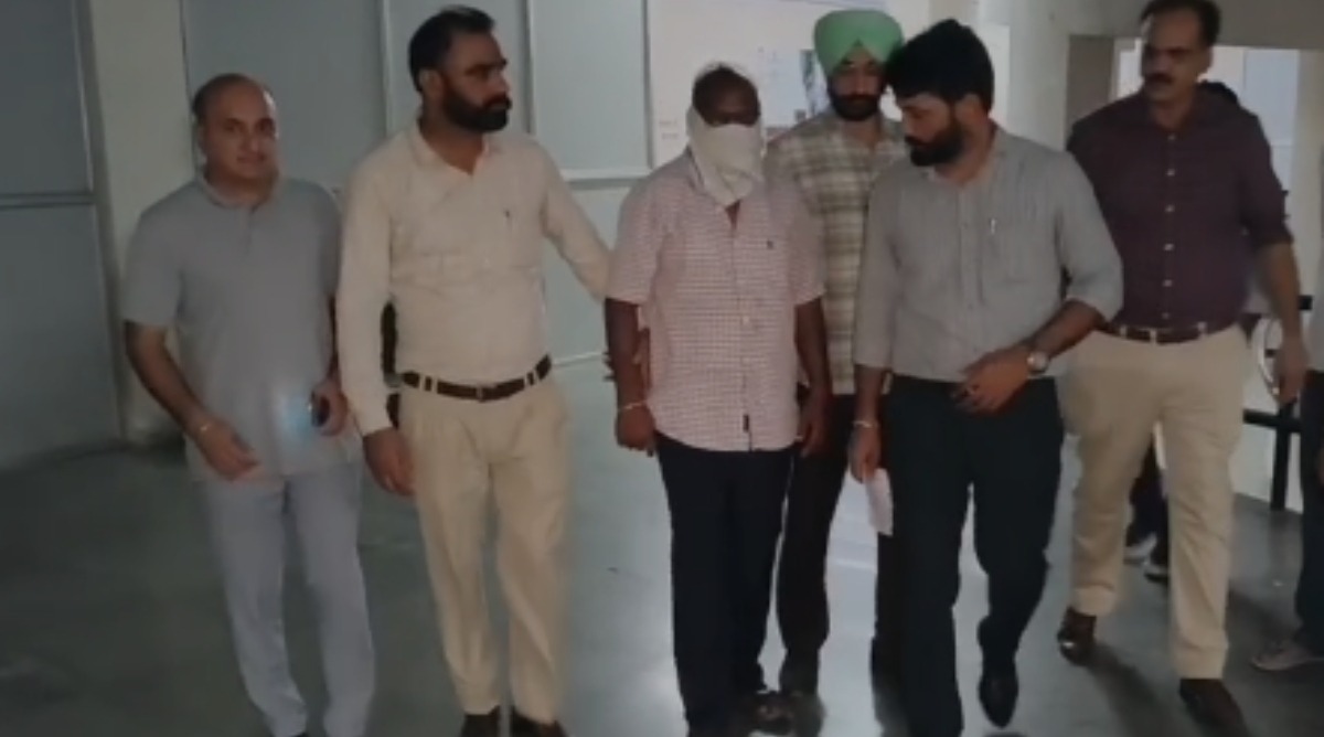 Photo of Punjab : ट्यूबवेल कनेक्शन के नाम पर ले रहा था रिश्वत, रंगहाथ पकड़ा