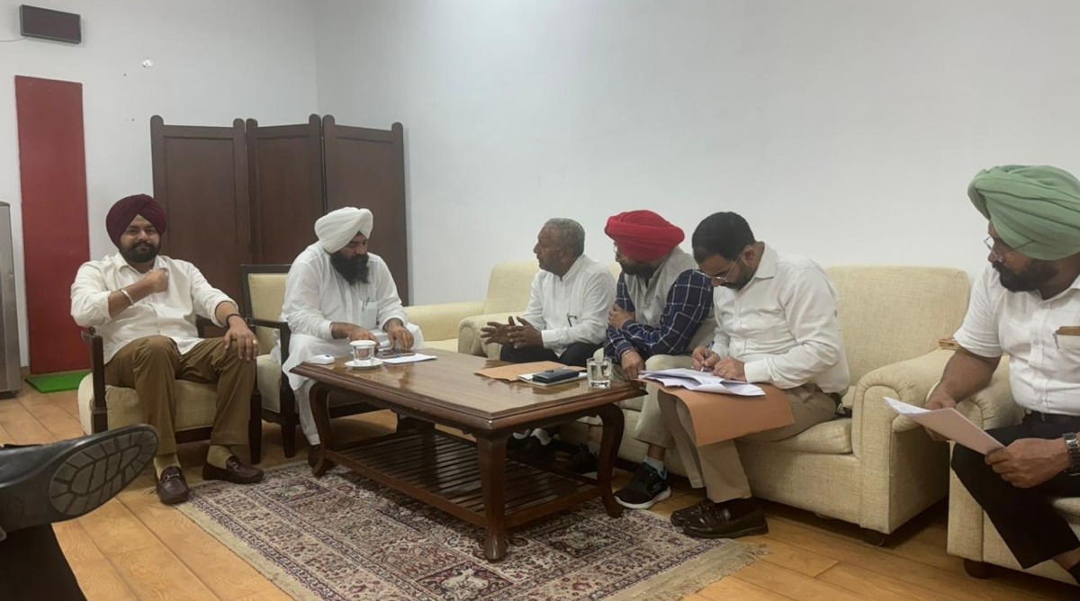 Photo of पंजाब गौ सेवा आयोग के चेयरमैन ने गायों की देखभाल के लिए विधानसभा के डिप्टी स्पीकर से की मुलाकात