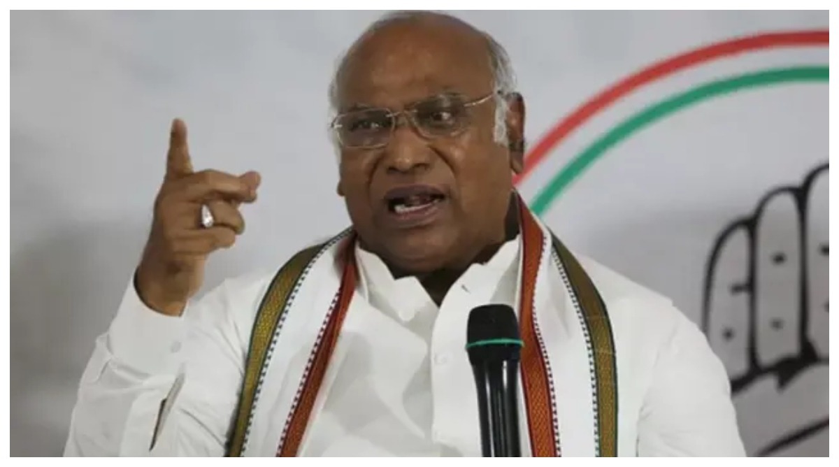 Photo of Mallikarjun Kharge : ‘आरक्षण छीनकर संविधान को…’, लेटरल एंट्री को लेकर बोले मल्लिकार्जुन खरगे
