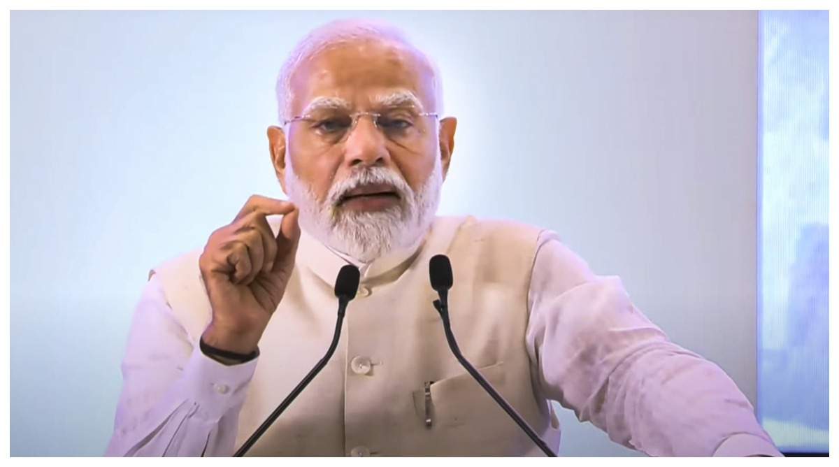 Photo of Delhi: सुप्रीम कोर्ट के 75 साल पूरे, भारत मंडपम में PM मोदी ने जारी किया डाक टिकट और सिक्‍का
