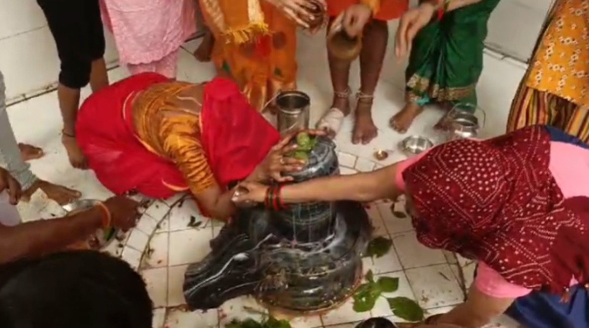 Photo of Haryana : शिवालयों के बाहर भक्तों की कतार, हरिद्वार से कांवड़ लेकर आए श्रद्धालुओं ने किया जलाभिषेक