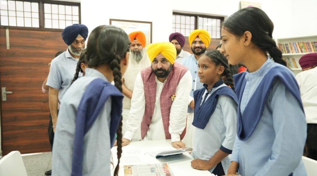 Inauguration of Libraries of CM Mann