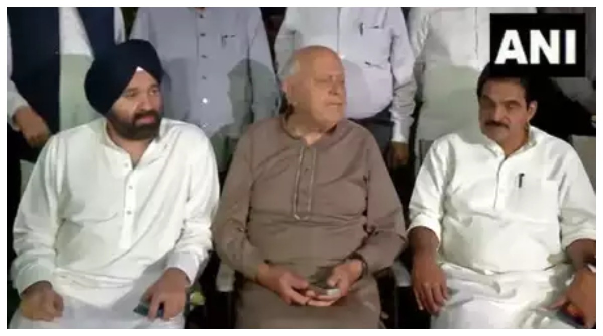 Photo of Jammu – Kashmir : जम्मू – कश्मीर में कांग्रेस और नेशनल कॉन्फ्रेंस के बीच हुआ सीटों का बंटवारा, 51 पर NC तो 32 पर कांग्रेस