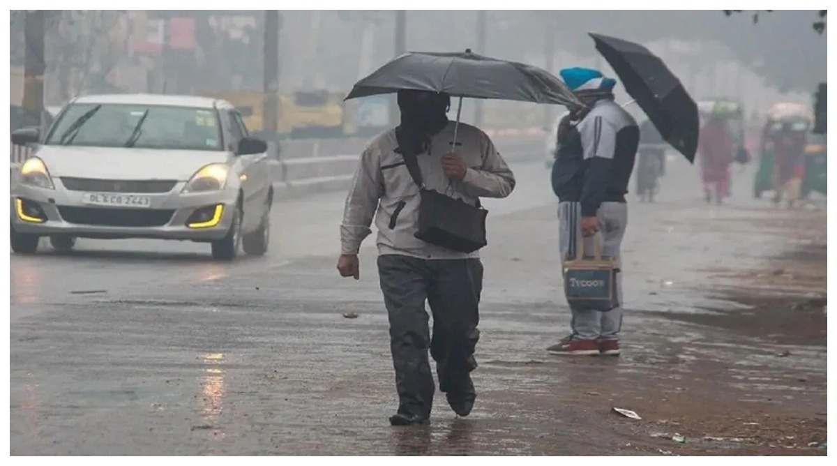 Photo of Delhi NCR : दिल्ली – एनसीआर में हुई भारी बारिश, सड़कों पर जलभराव, IMD की चेतावनी