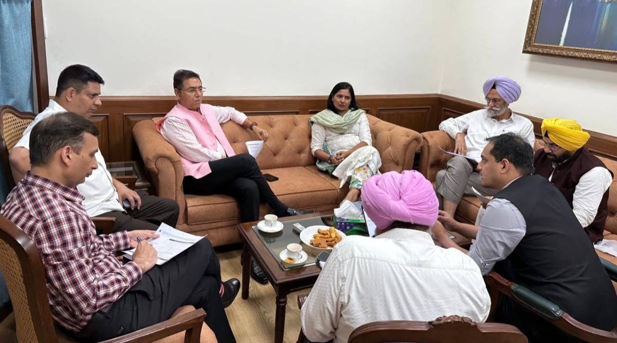 Photo of 264 मेगावाट सामर्थ्य वाले 66 सोलर पावर प्लांट स्थापित करने पर विचार कर रही पंजाब सरकार : अमन अरोड़ा