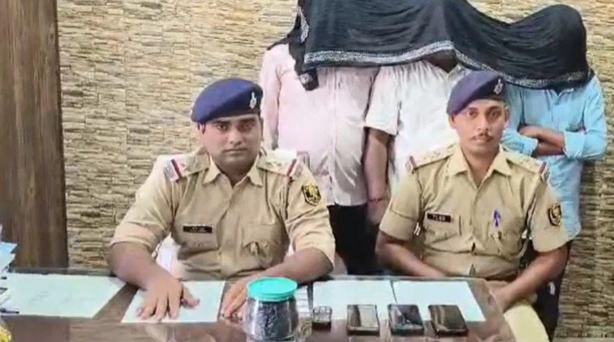 Photo of बिहार पुलिस ने चेकिंग के दौरान बरामद की ऐसी चीज, वजन सिर्फ 50 ग्राम और कीमत करोड़ों में