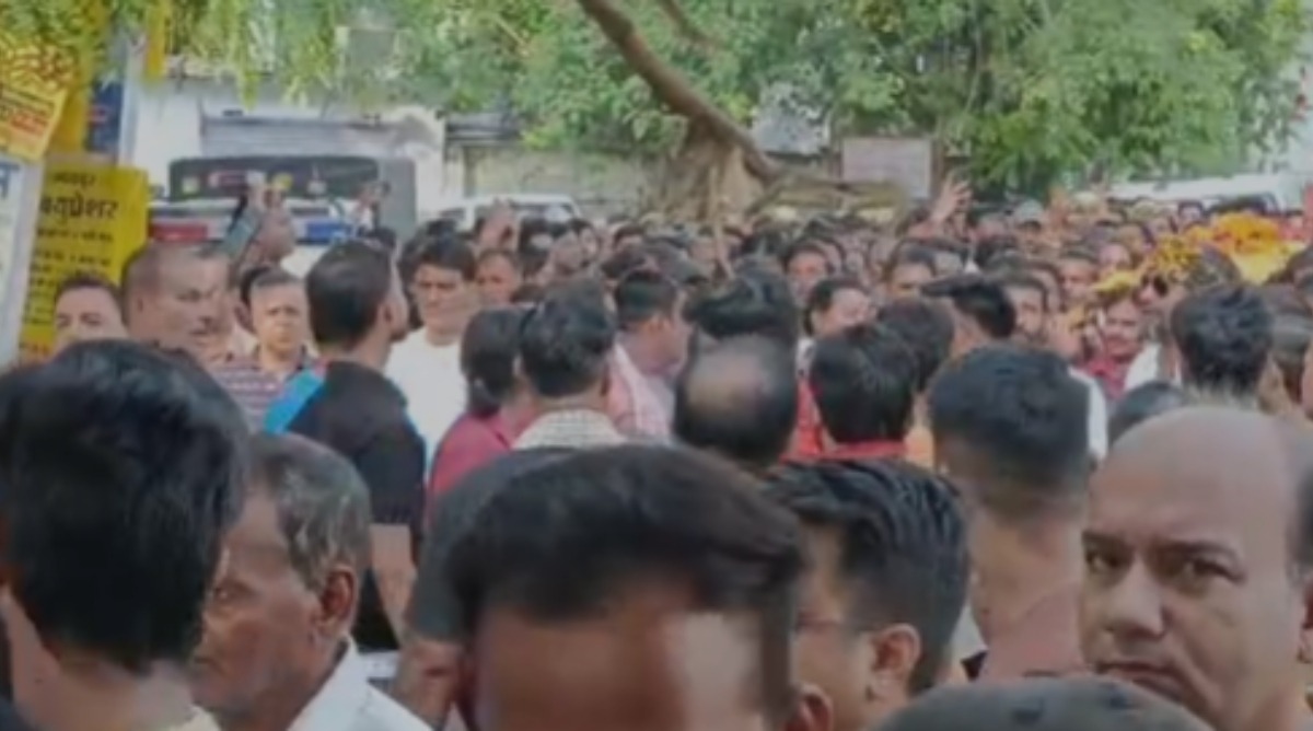 Photo of उदयपुर : छात्र के शव का किया गया अंतिम संस्कार, शहर में तनाव, इंटरनेट सेवा बंद