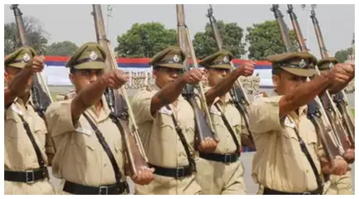 Photo of UP Police Constable : 30 अगस्त को होने वाली परीक्षा के लिए एडमिट कार्ड हुआ जारी, लिंक पर करें क्लिक