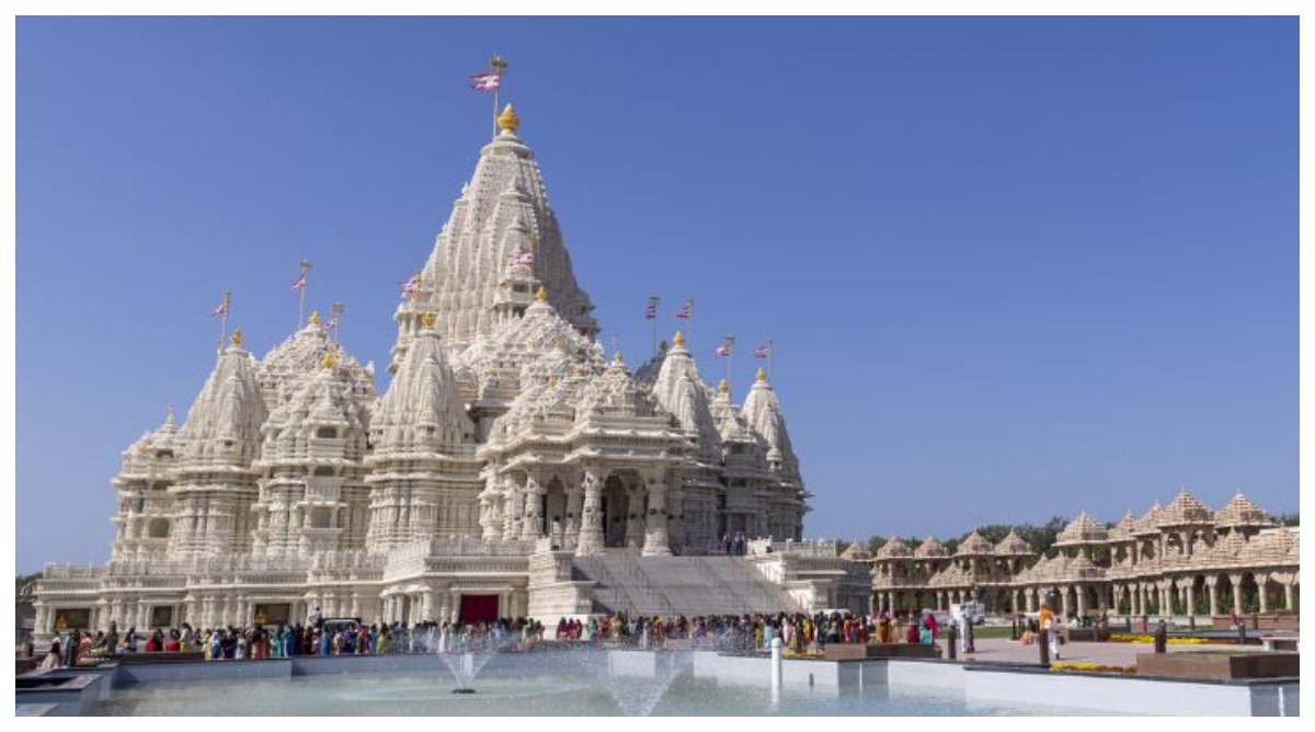 Photo of Akshardham Temple : अमेरिका में स्थित है भगवान स्वामीनारायण का अक्षरधाम मंदिर, क्या है इसकी हिंदू मान्यता ?