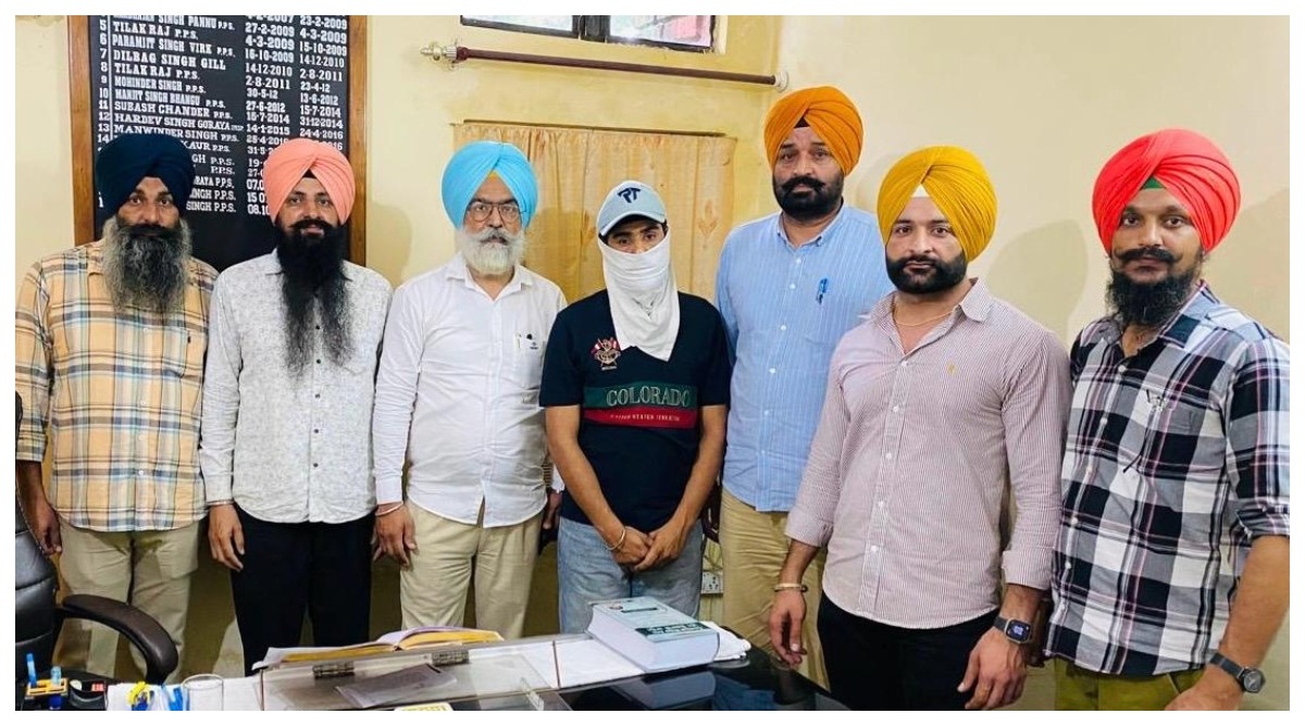 Photo of Punjab : पंजाब विजिलेंस ब्यूरो ने 15,000 रुपए रिश्वत लेते हुए सहकारी इंस्पेक्टर को किया गिरफ्तार