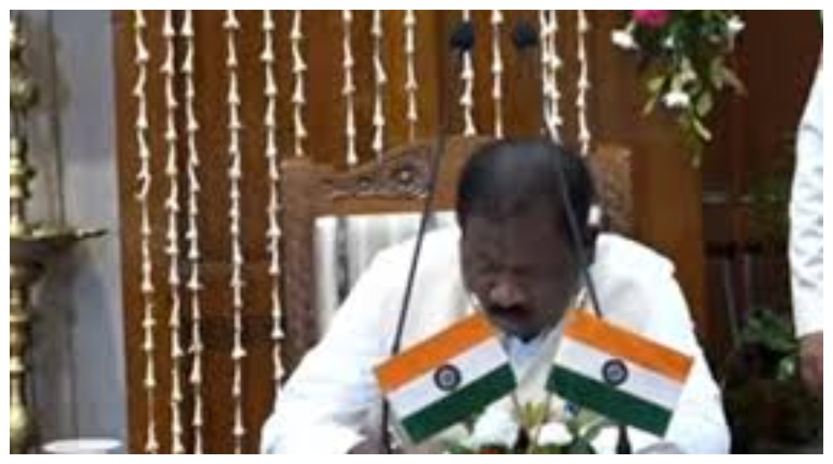Photo of Jharkhand : रामदास सोरेन ने ली मंत्री पद की शपथ, झारखंड आंदोलन में निभाई थी भूमिका