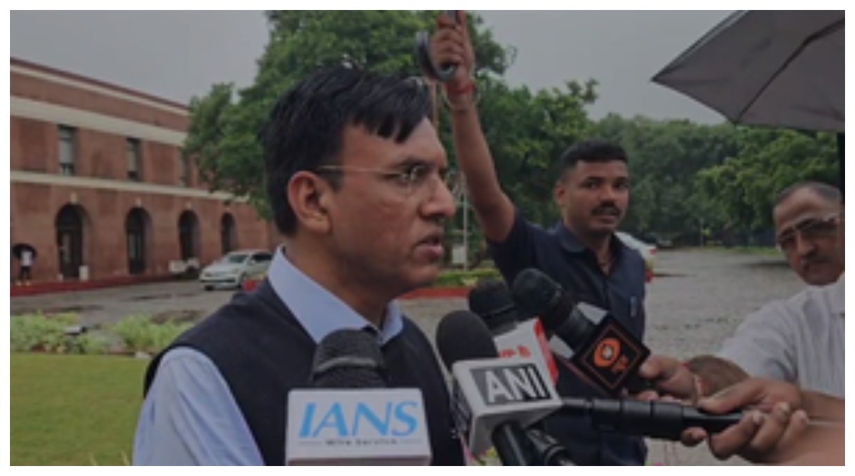 Photo of Mansukh Mandaviya : ‘स्वस्थ समाज समृद्ध राष्ट्र का निर्माण…’, राष्ट्रीय खेल दिवस के अवसर पर बोले मनसुख मंडाविया