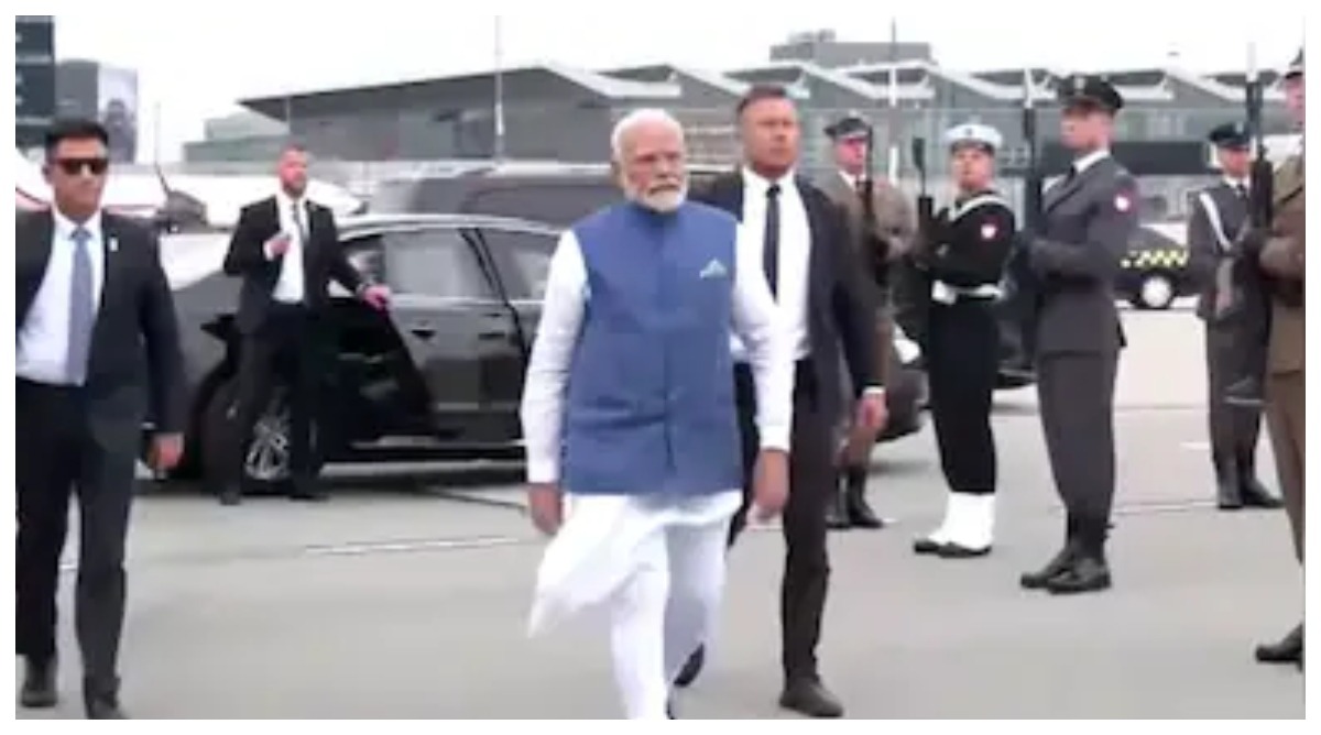 Photo of PM Modi : पीएम मोदी पहुंचे कीव, यूक्रेन में हुआ भव्य स्वागत, राष्ट्रपति जेलेंस्की से करेंगे मुलाकात