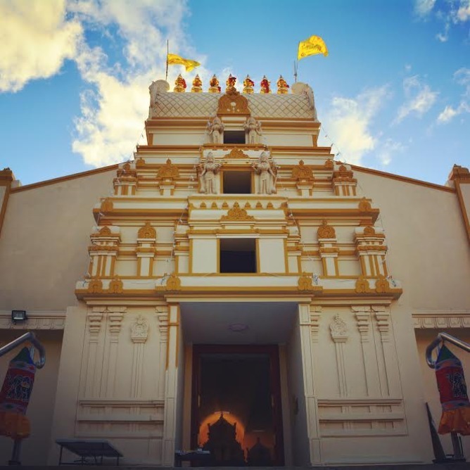 Photo of Sydney : सिडनी के श्री दुर्गादेवी देवस्थानम हिंदू मंदिर जो रात्रिभोज से जुटाता है धन