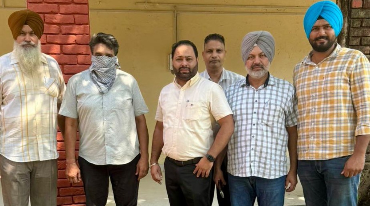 Photo of Punjab : विजिलेंस ब्यूरो ने रिश्वत लेते हुए सहायक सब-इंस्पेक्टर को किया गिरफ्तार
