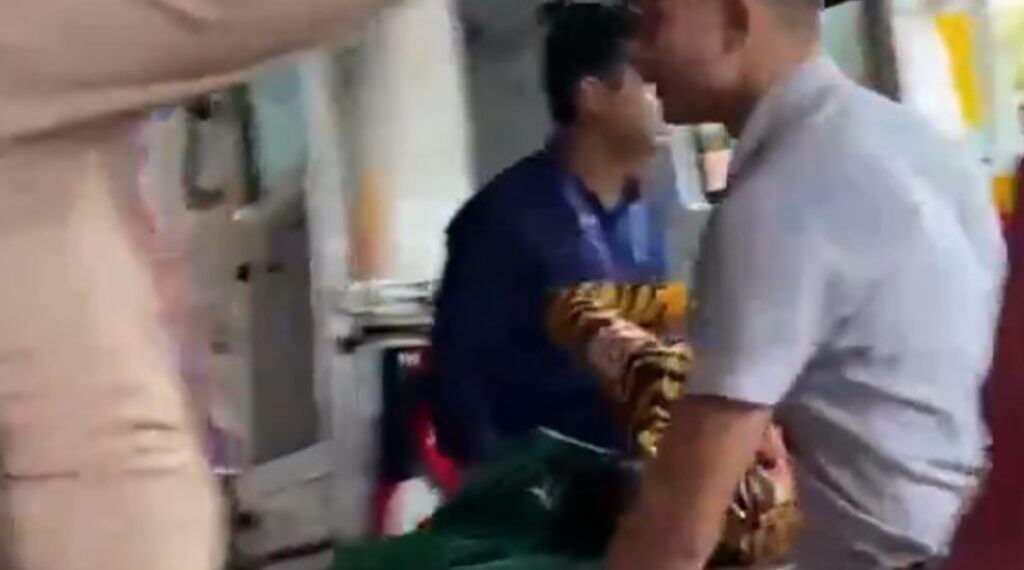 Bangladeshi Fan beaten UP