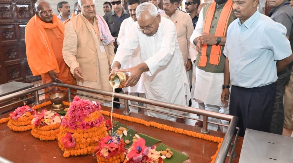 Photo of Bihar : सहरसा पहुंचे CM नीतीश ने मां विषहरा मंदिर में की पूजा, अमरपुर में किया विभिन्न योजनाओं का उद्घाटन