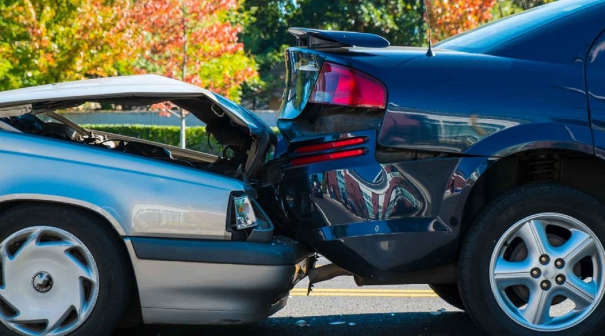Photo of Driving Tips: इस कॉमन गलतियों से होता है एक्सीडेंट तो भूलकर भी ना करें ये गलतियां