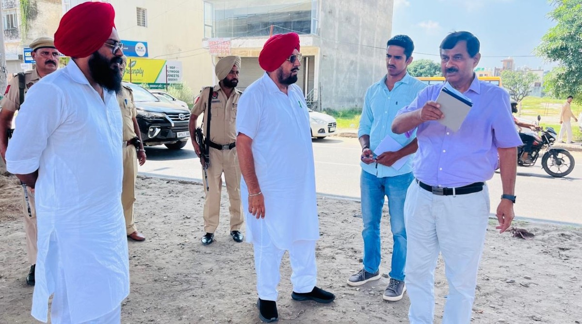 Photo of Zirakpur : विधायक रंधावा ने पटियाला चौक से पहले फ्लाईओवर के नीचे एक और कट बनाने को कहा