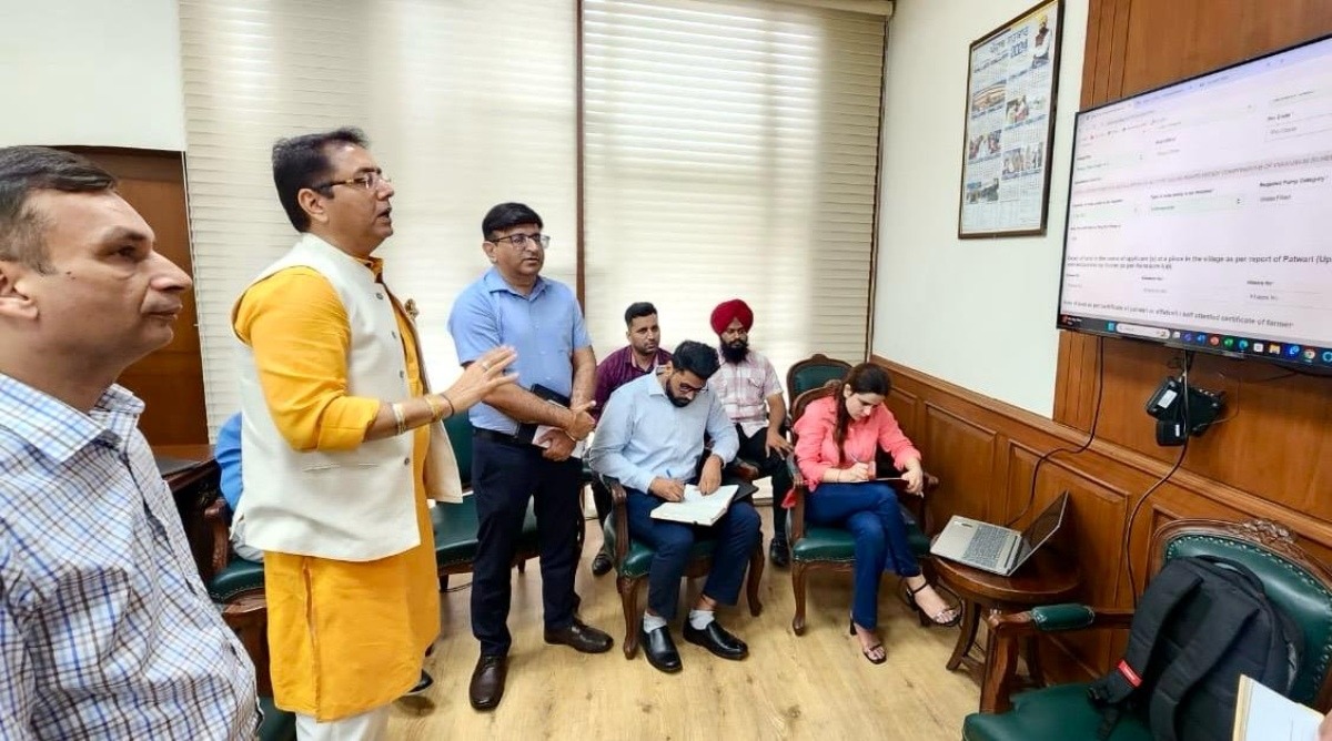 Photo of पंजाब में लगाए जाएंगे 20 हजार कृषि सोलर पंप, 5000 पंप अनुसूचित जाति के किसानों और पंचायतों के लिए आरक्षित : अमन अरोड़ा