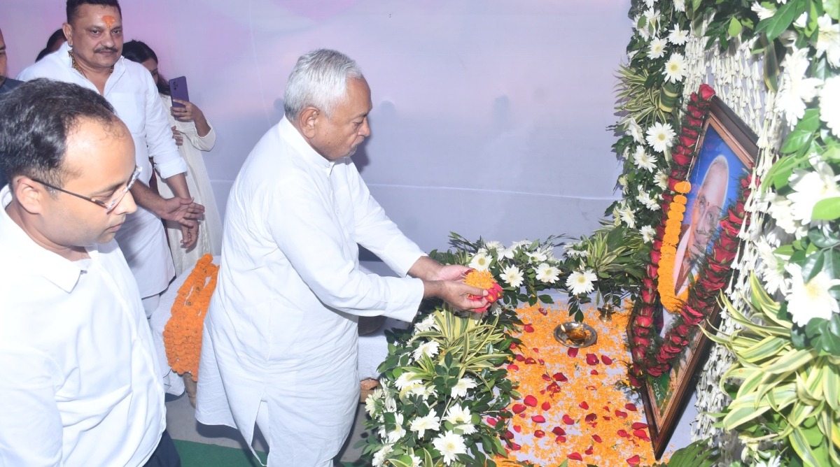 Photo of नालंदा : खिरौना गांव पहुंचकर मुख्यमंत्री नीतीश कुमार ने दिगंवत केशो बाबू को दी श्रद्धांजलि 