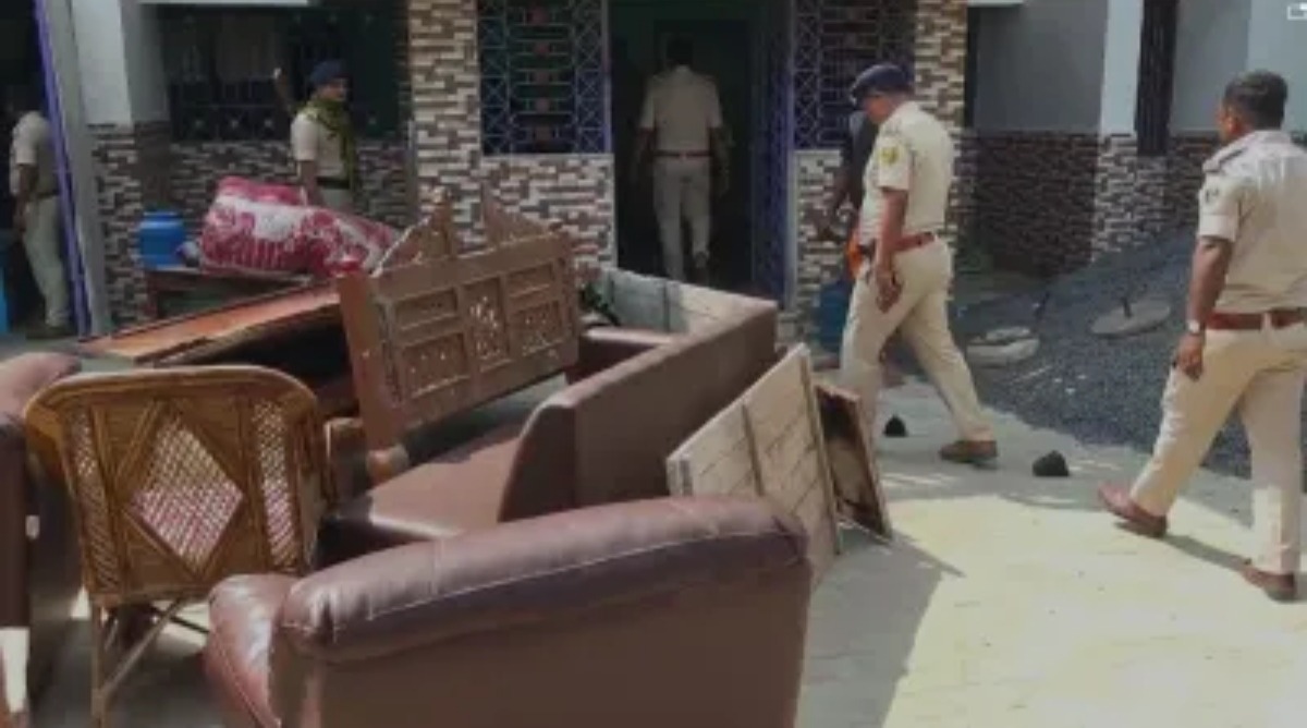Photo of Bihar : RJD नेता बीमा भारती के घर कुर्की, व्यवसायी गोपाल यादुका हत्याकांड में हुई कार्रवाई