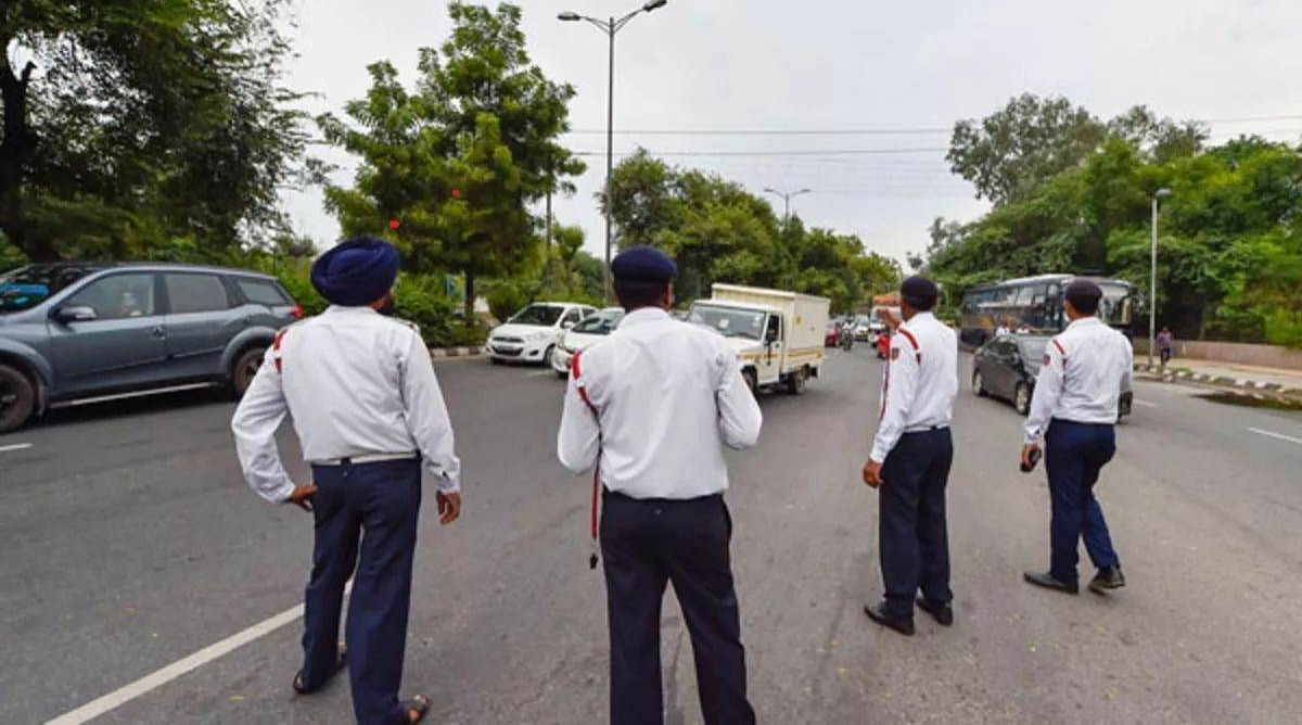 Photo of Traffic  Prahari App : 22 दिनों में 2500 ट्रैफिक नियम उल्लंघन केस दर्ज