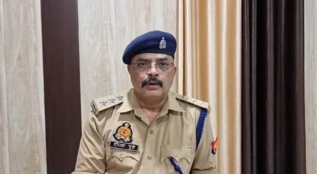 Photo of Mahoba News : छत के ऊपर से निकली हाईटेंशन विद्युत लाइन की चपेट में आकर दो की मौत, एक की हालत गंभीर